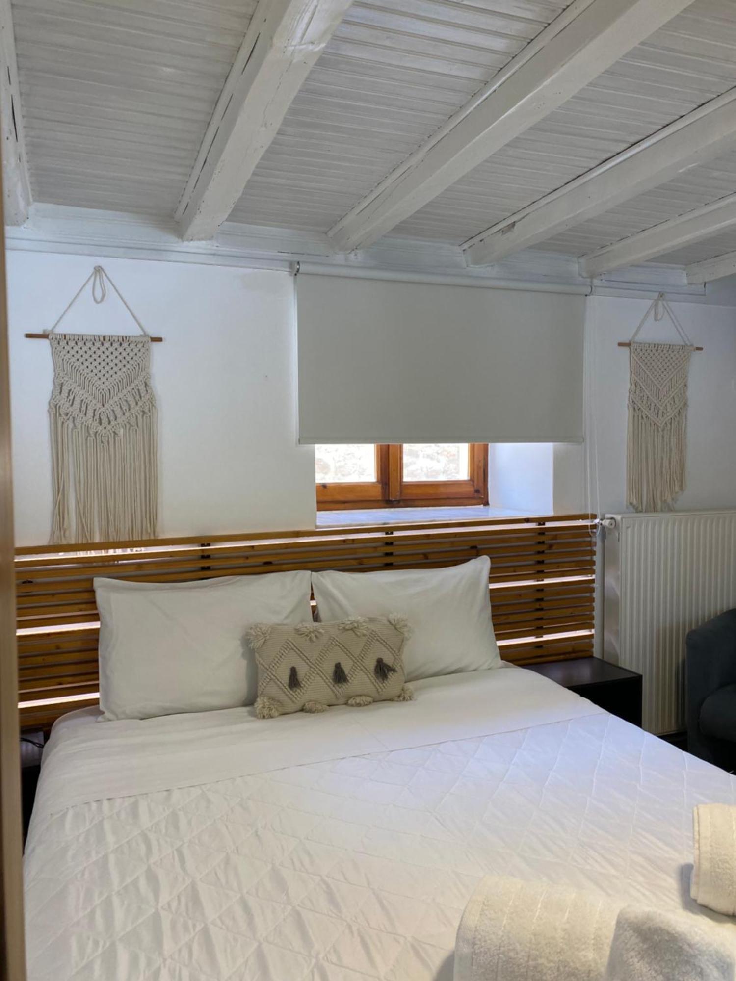 Corinth Iris Garden Retreat 아파트 호텔 외부 사진