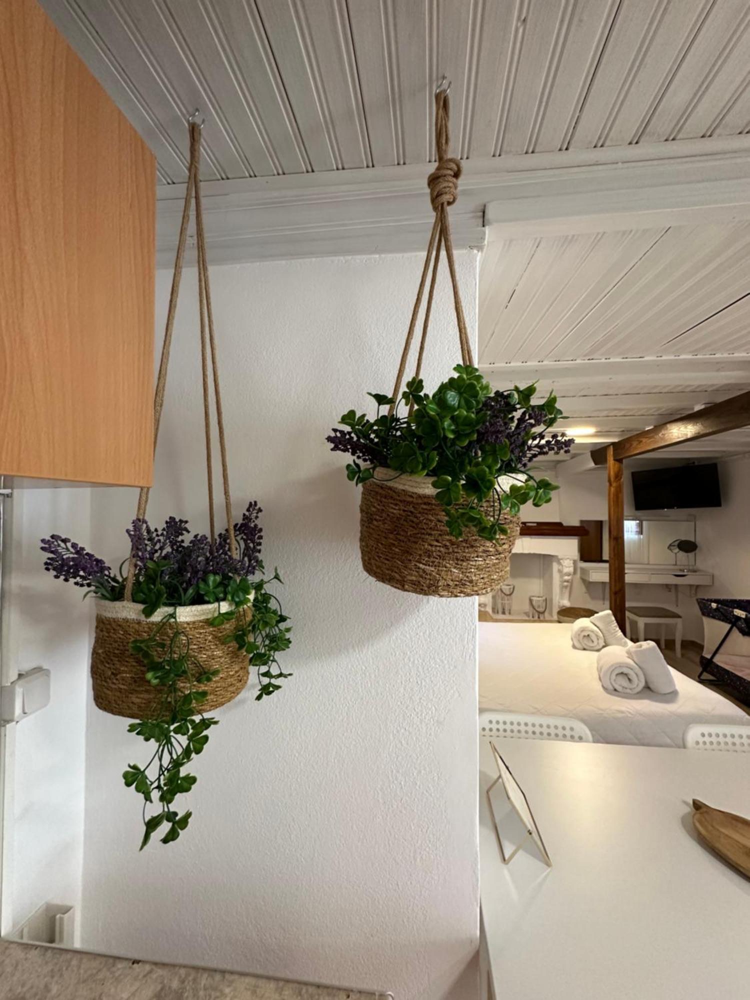 Corinth Iris Garden Retreat 아파트 호텔 외부 사진