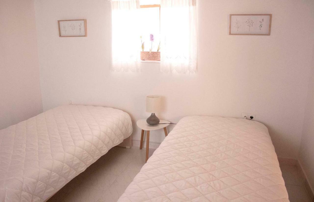 Corinth Iris Garden Retreat 아파트 호텔 외부 사진